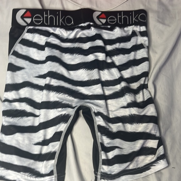 2 Ethika Boys (Large)) - Picture 5 of 6